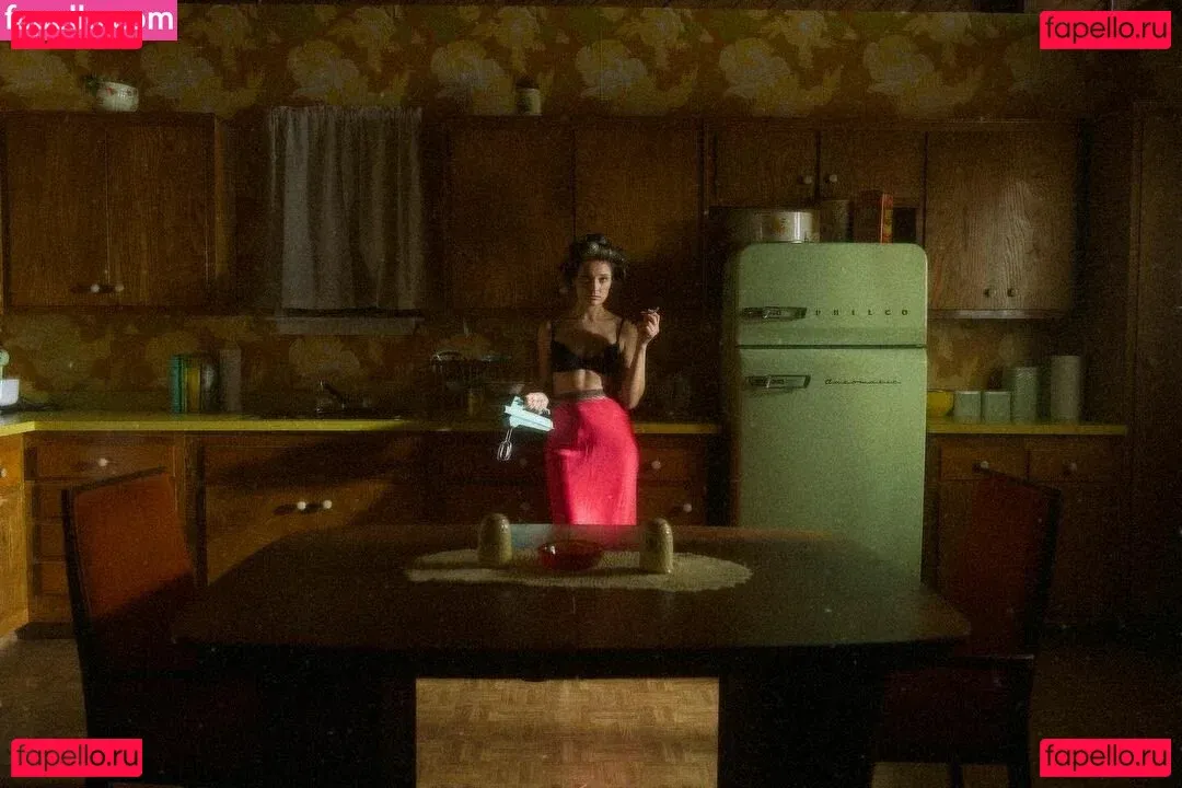 Spencer Grammer Onlyfans Photo Gallery 