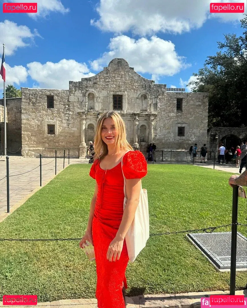 Spencer Grammer Onlyfans Photo Gallery 