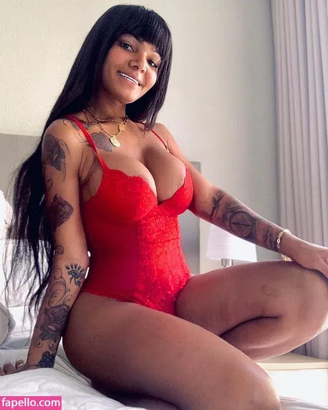 Krissttal Ruizz Onlyfans Photo Gallery 