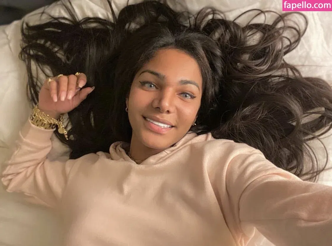 Krissttal Ruizz Onlyfans Photo Gallery 