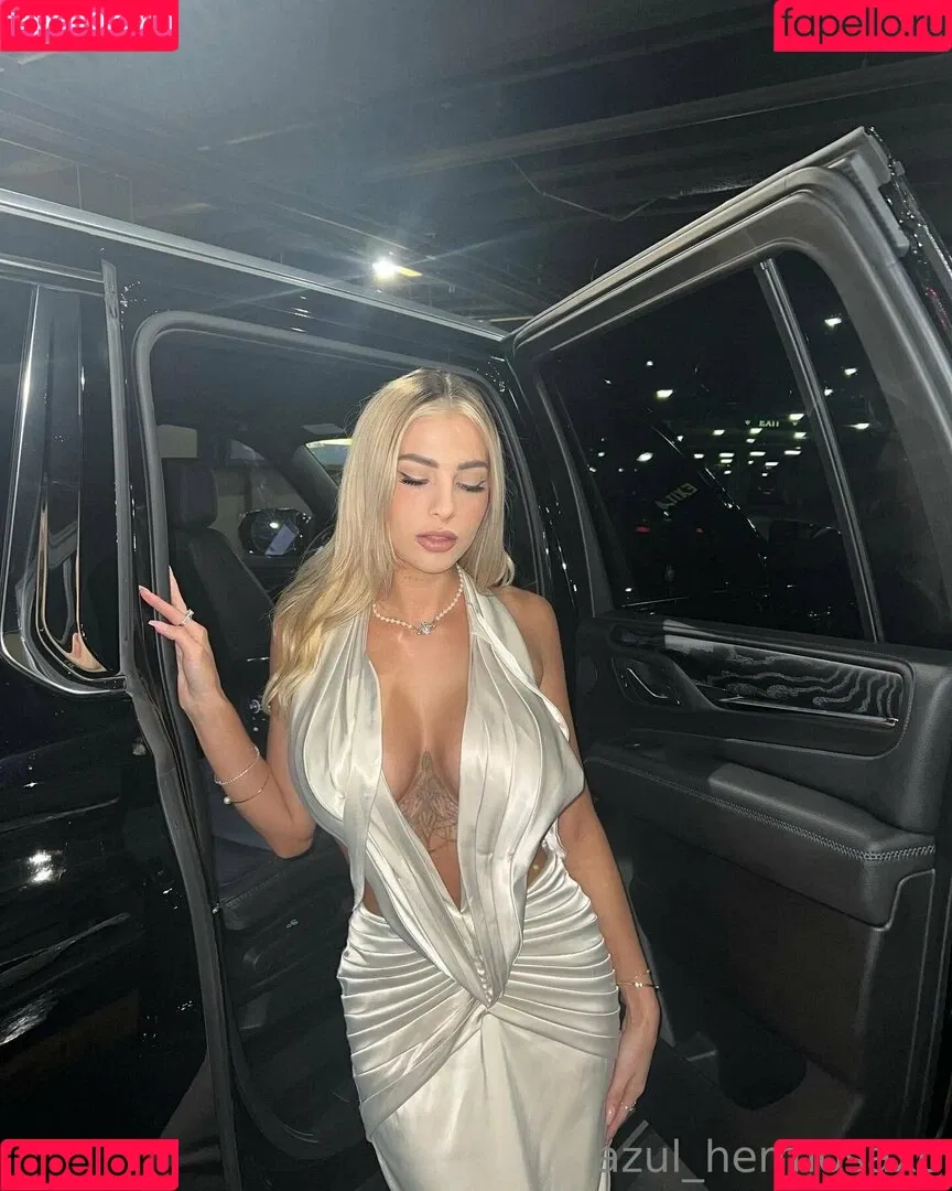 Azul Hermosa Onlyfans Photo Gallery 