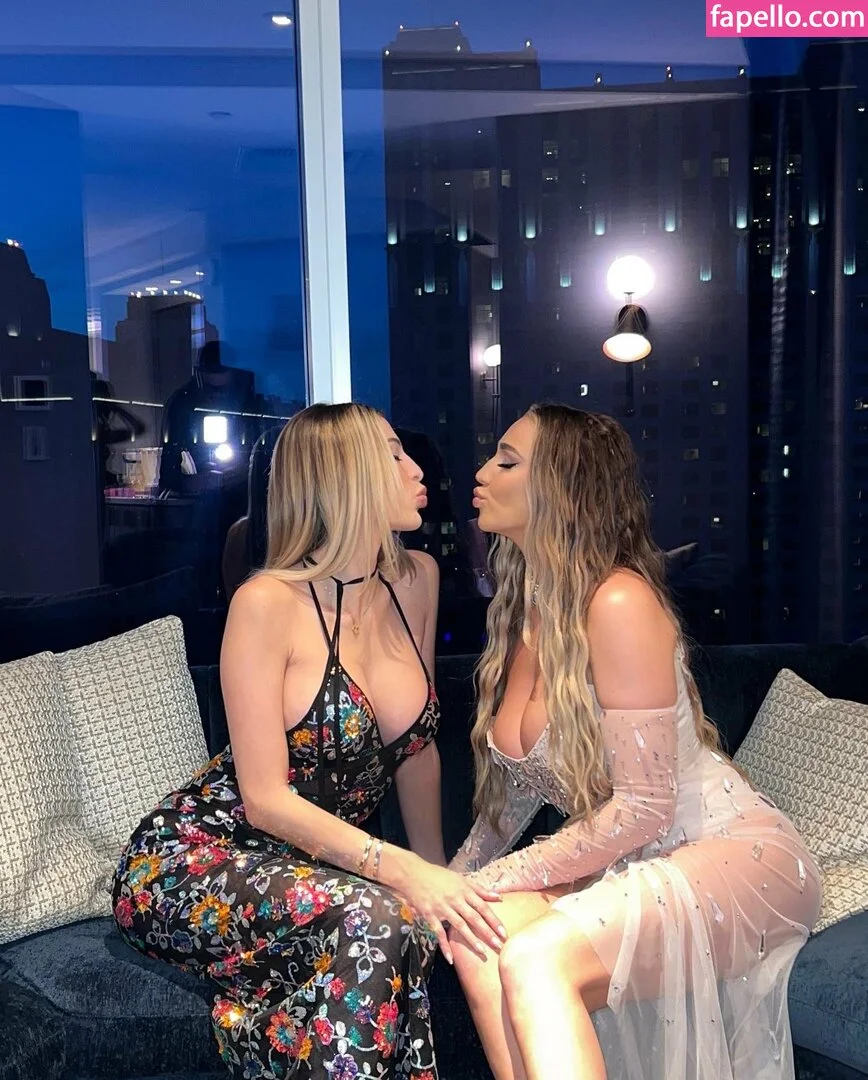 Azul Hermosa Onlyfans Photo Gallery 