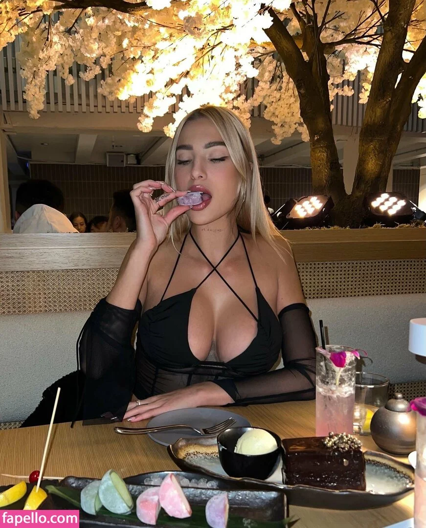 Azul Hermosa Onlyfans Photo Gallery 