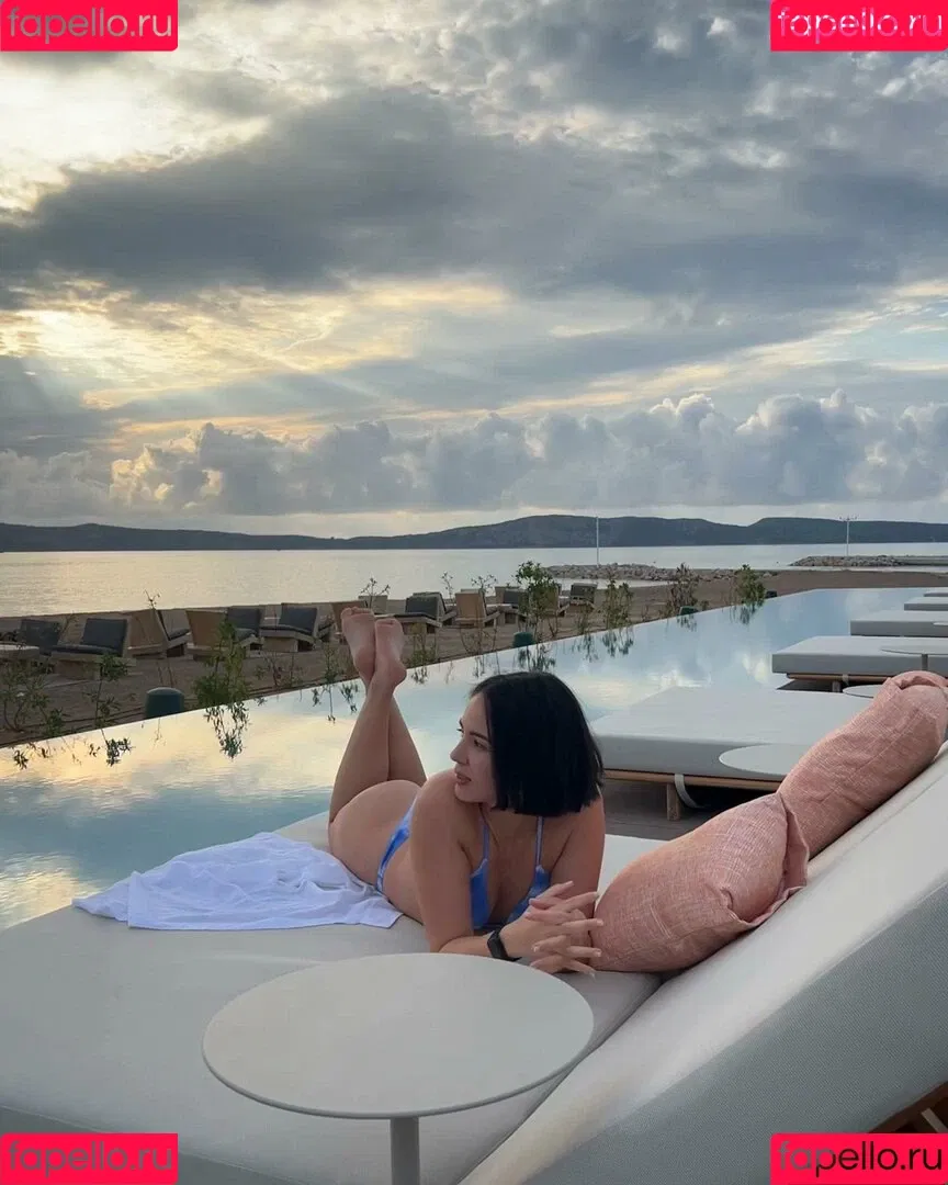 Agathe Auproux Onlyfans Photo Gallery 