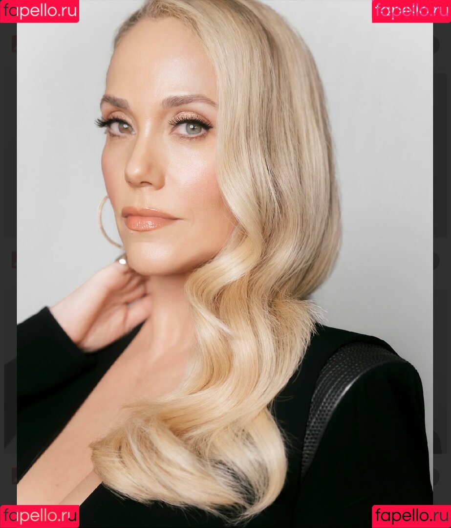 Elizabeth Berkley Onlyfans Photo Gallery 