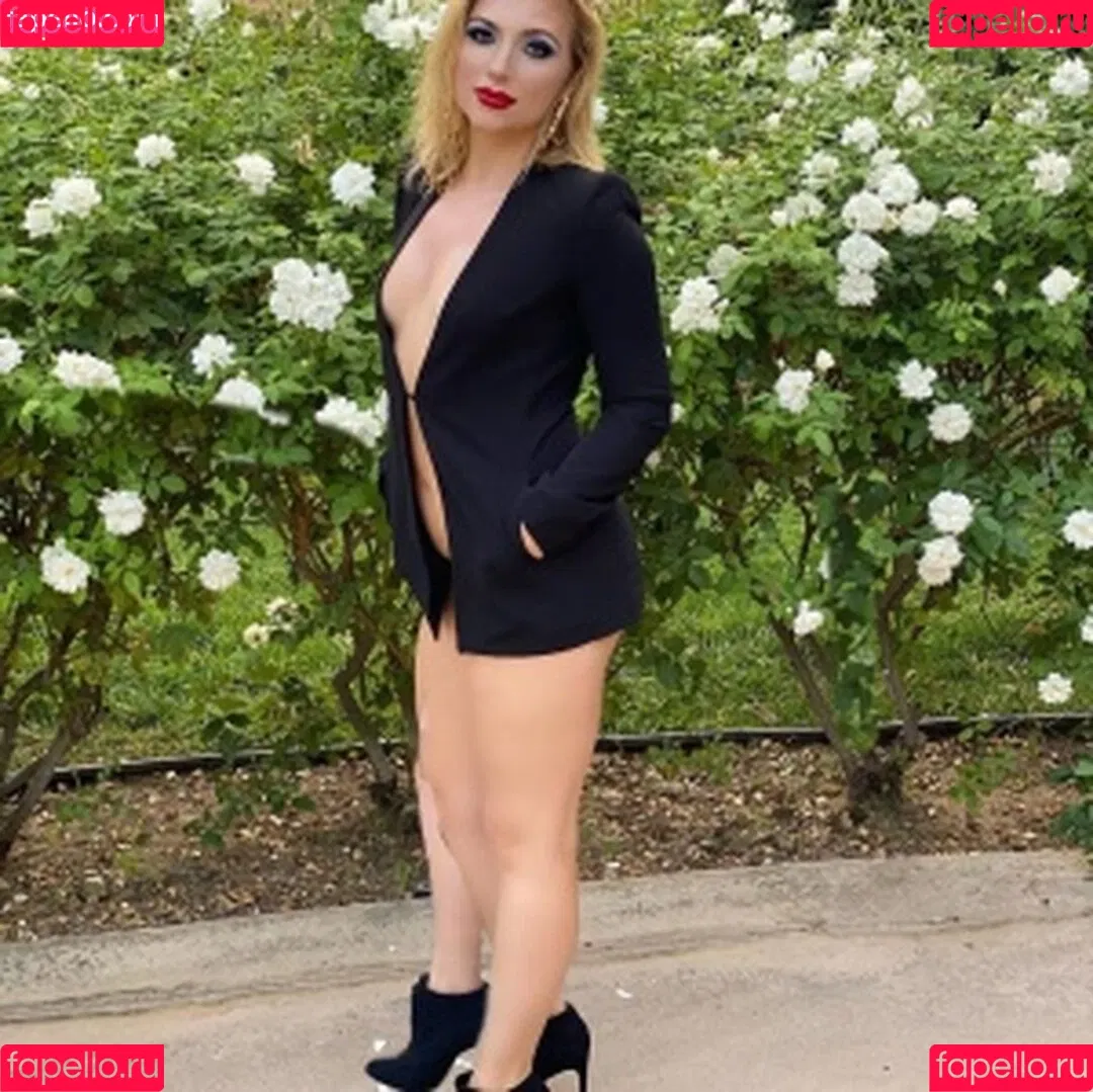 Annie Lederman Onlyfans Photo Gallery 