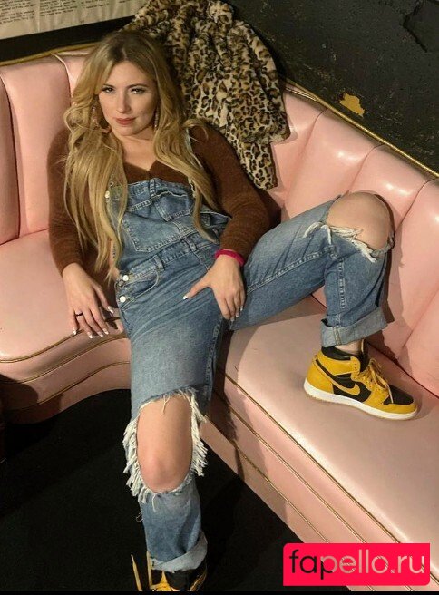Annie Lederman Nude Onlyfans Photo 23