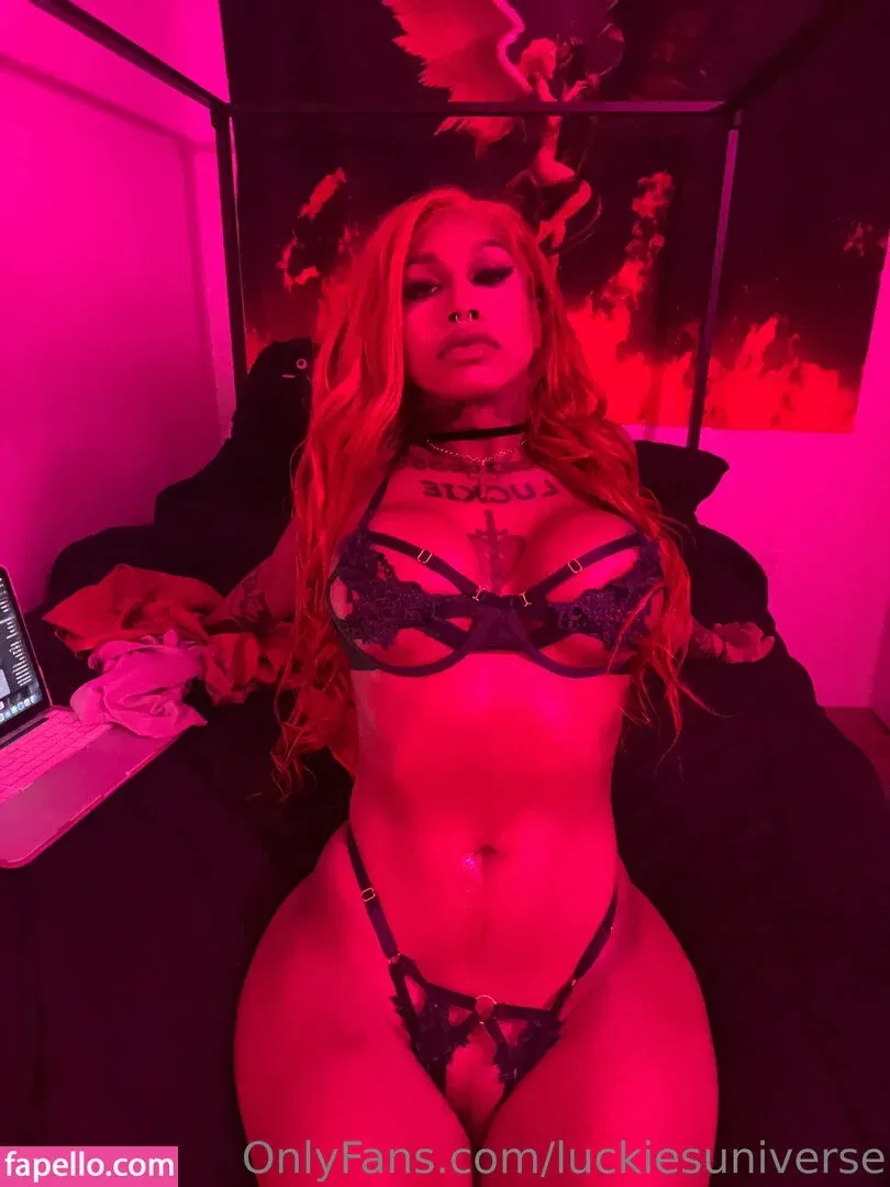 luckiesuniverse Onlyfans Photo Gallery 