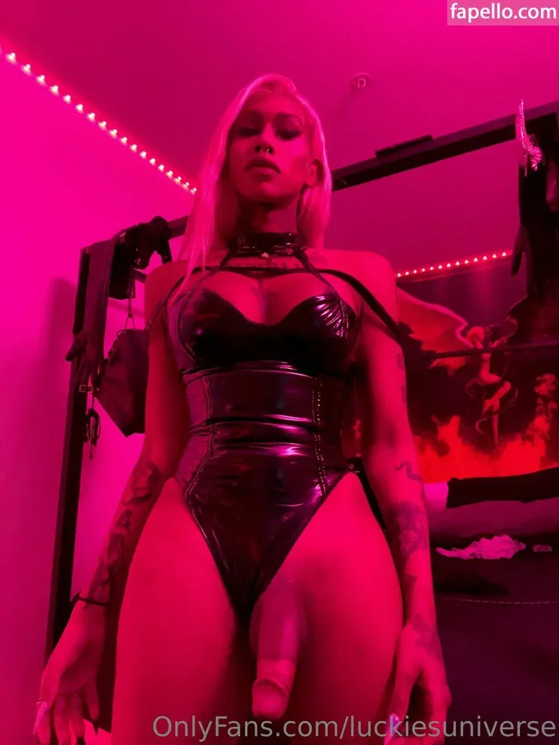 luckiesuniverse Onlyfans Photo Gallery 
