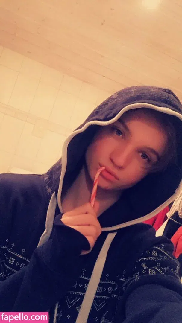 Twinkiethetwink Onlyfans Photo Gallery 