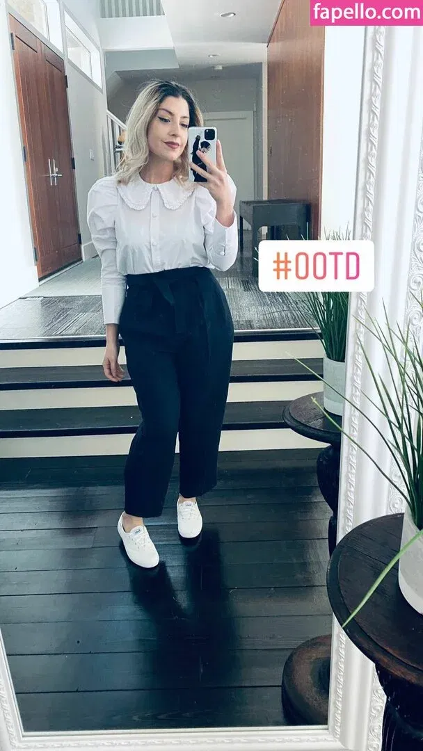 Rebecca Ford Onlyfans Photo Gallery 