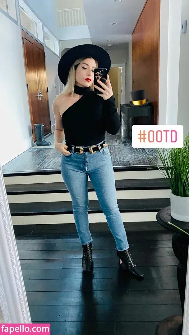 Rebecca Ford Onlyfans Photo Gallery 