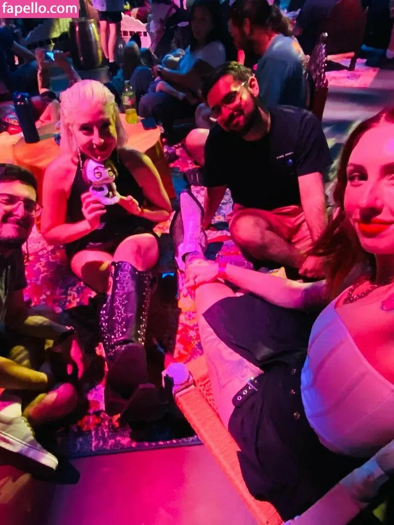 Rebecca Ford Onlyfans Photo Gallery 