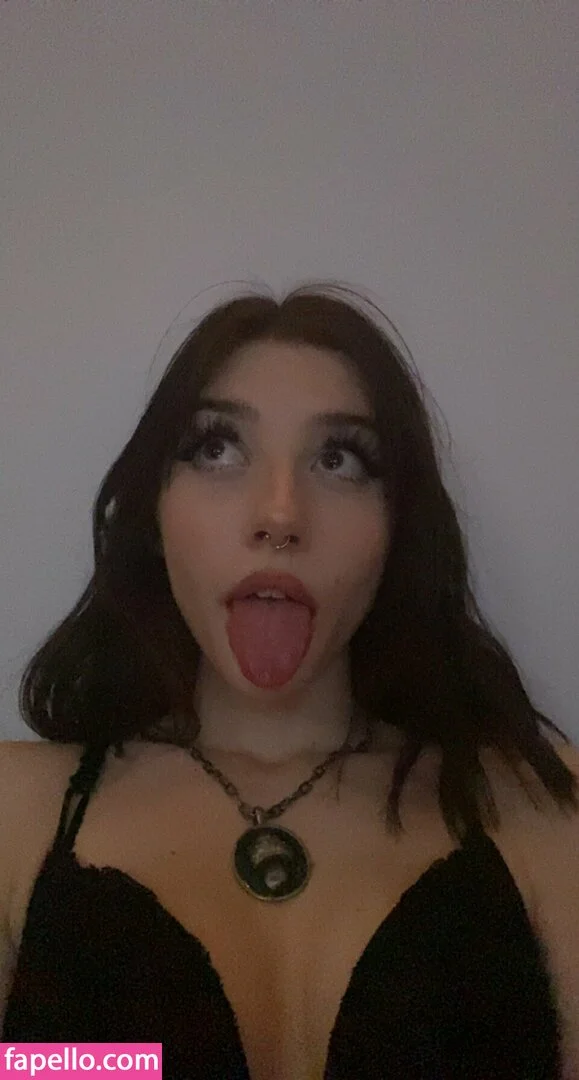 holyLexx Onlyfans Photo Gallery 