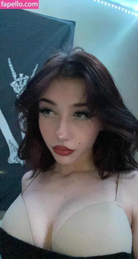 holyLexx Onlyfans Photo Gallery 