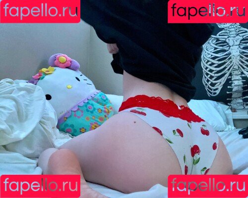 holyLexx Onlyfans Photo Gallery 