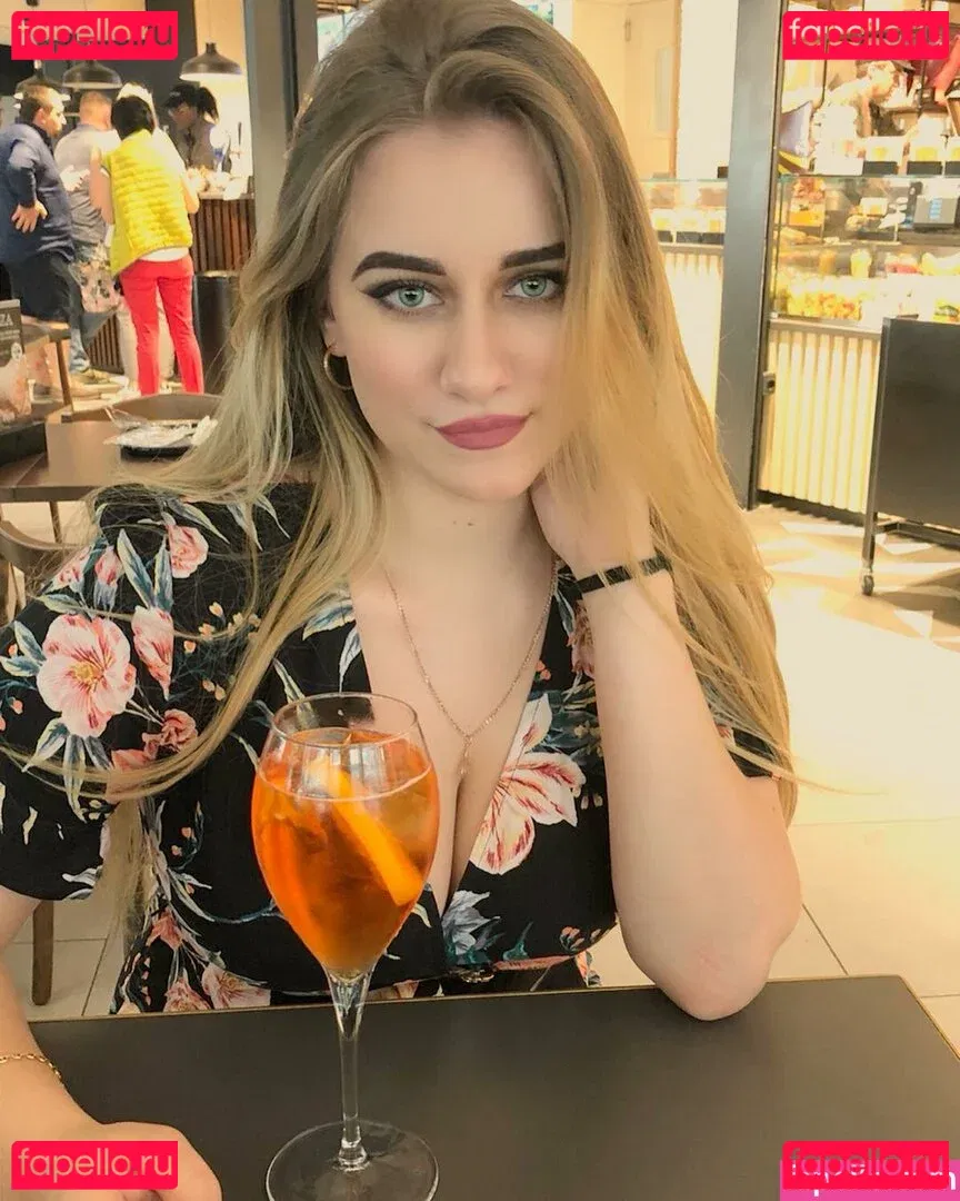 Anastasia Ticus Onlyfans Photo Gallery 