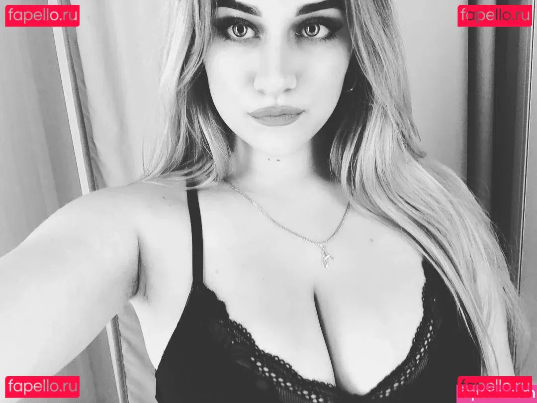 Anastasia Ticus Onlyfans Photo Gallery 