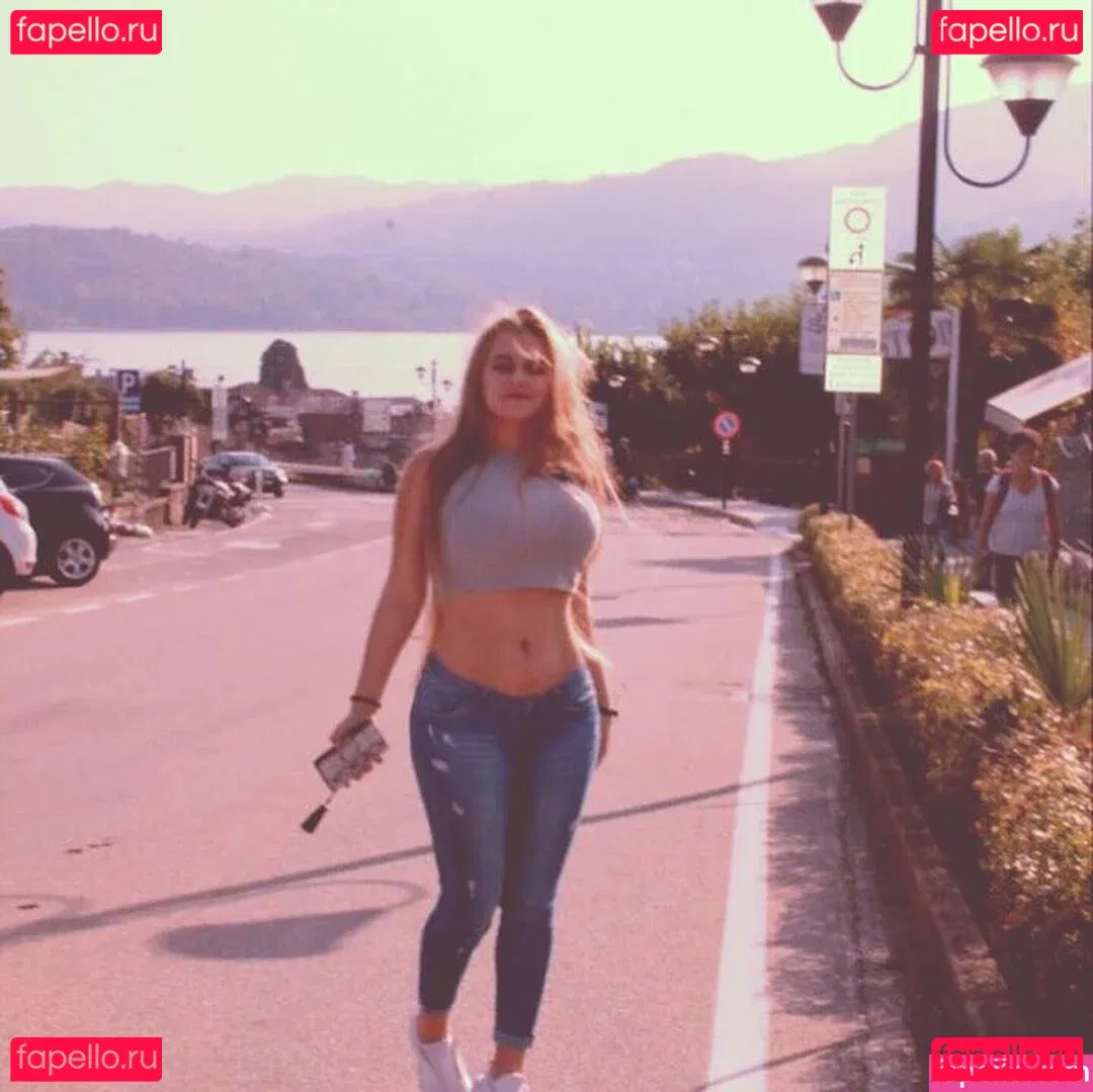 Anastasia Ticus Onlyfans Photo Gallery 