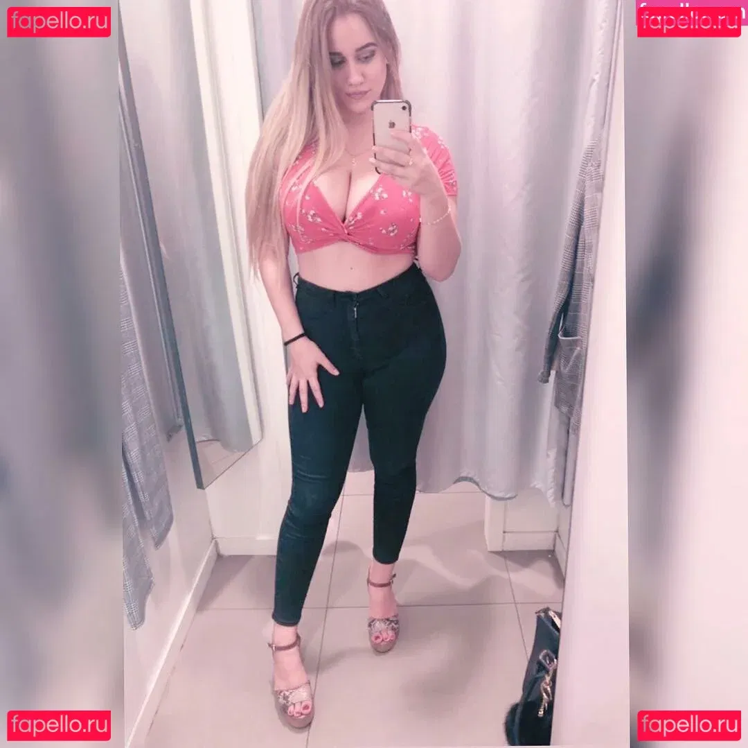 Anastasia Ticus Onlyfans Photo Gallery 