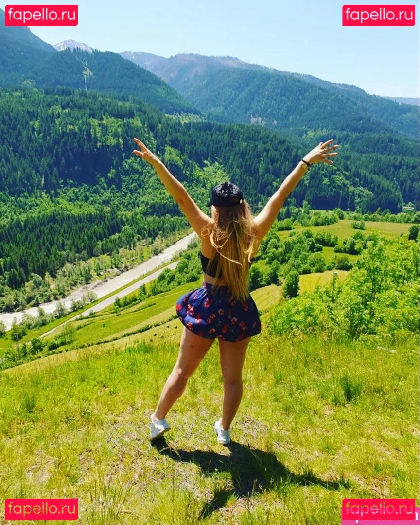 Anastasia Ticus Onlyfans Photo Gallery 