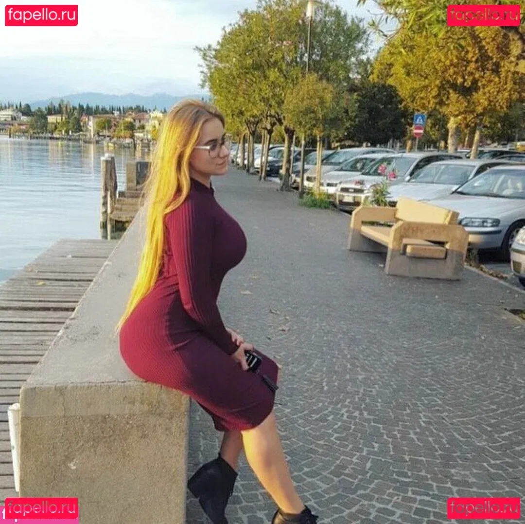 Anastasia Ticus Onlyfans Photo Gallery 