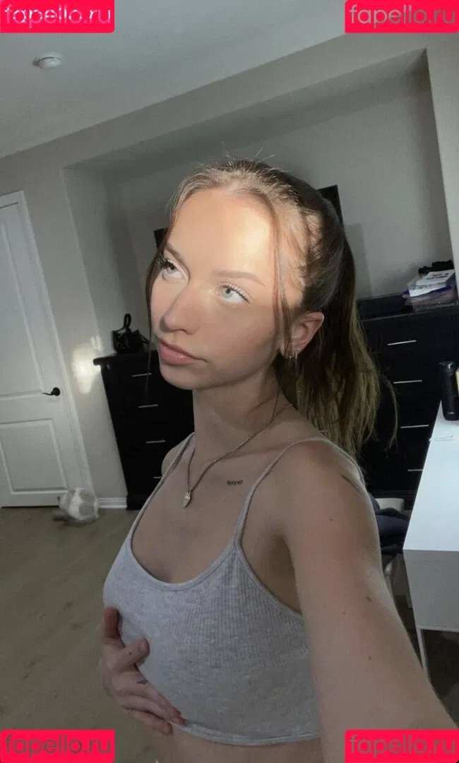 nnayetakk Onlyfans Photo Gallery 
