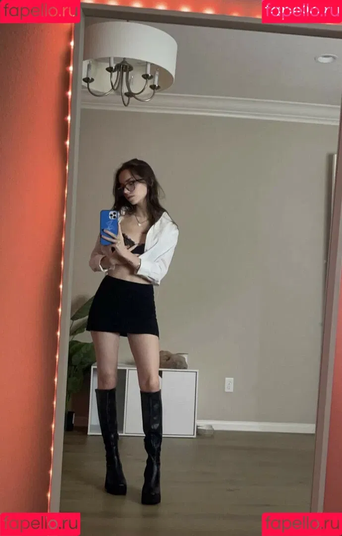 nnayetakk Onlyfans Photo Gallery 