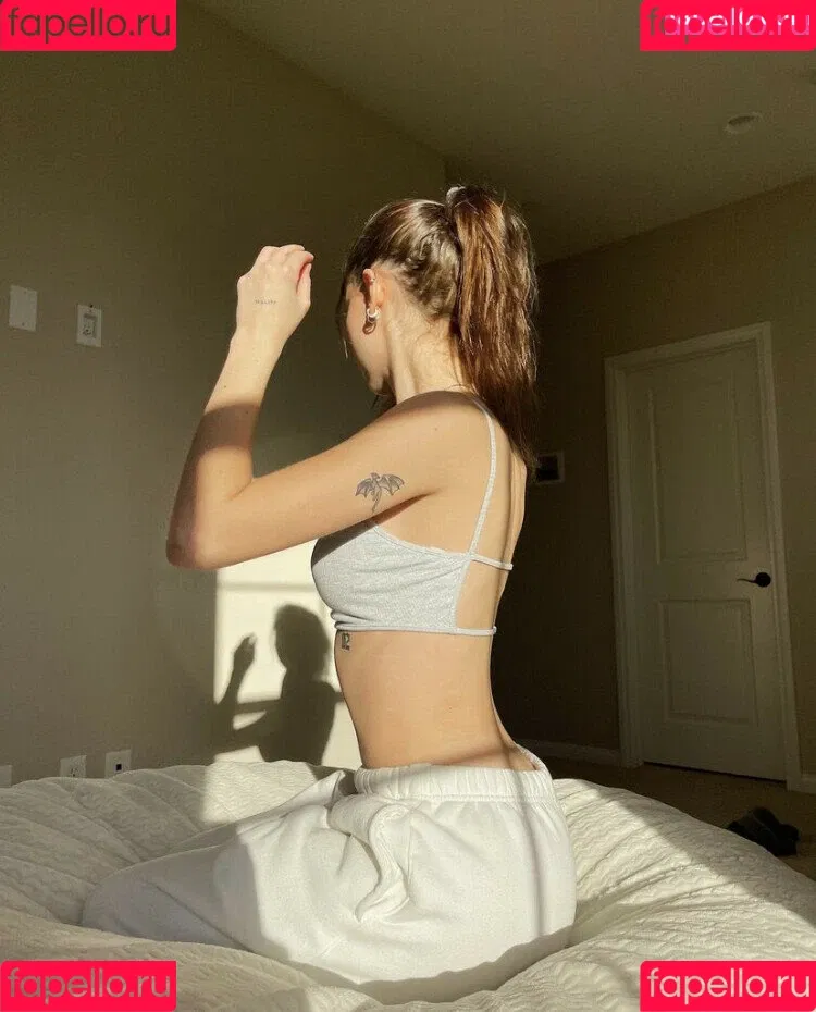 nnayetakk Onlyfans Photo Gallery 