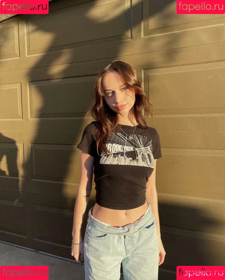 nnayetakk Onlyfans Photo Gallery 