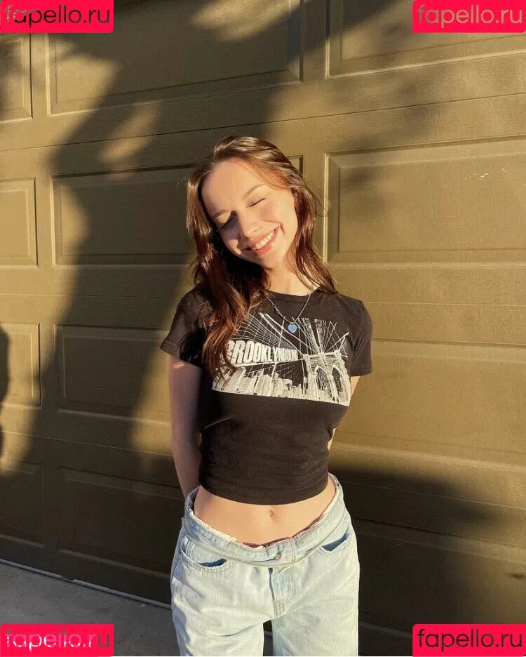 nnayetakk Onlyfans Photo Gallery 