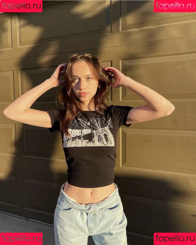 nnayetakk Onlyfans Photo Gallery 