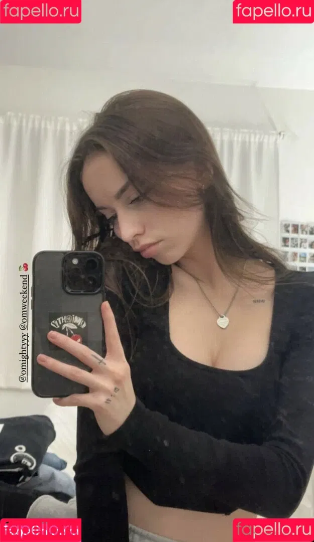 nnayetakk Onlyfans Photo Gallery 