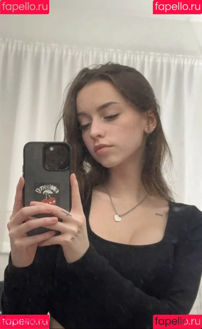 nnayetakk Onlyfans Photo Gallery 
