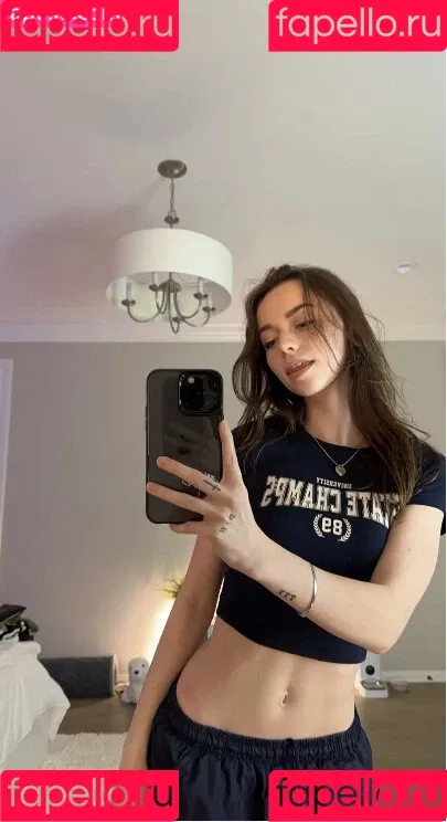 nnayetakk Onlyfans Photo Gallery 