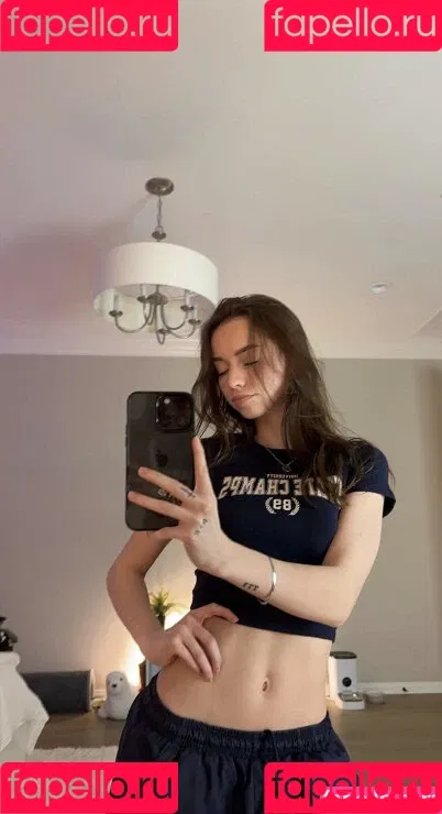 nnayetakk Onlyfans Photo Gallery 