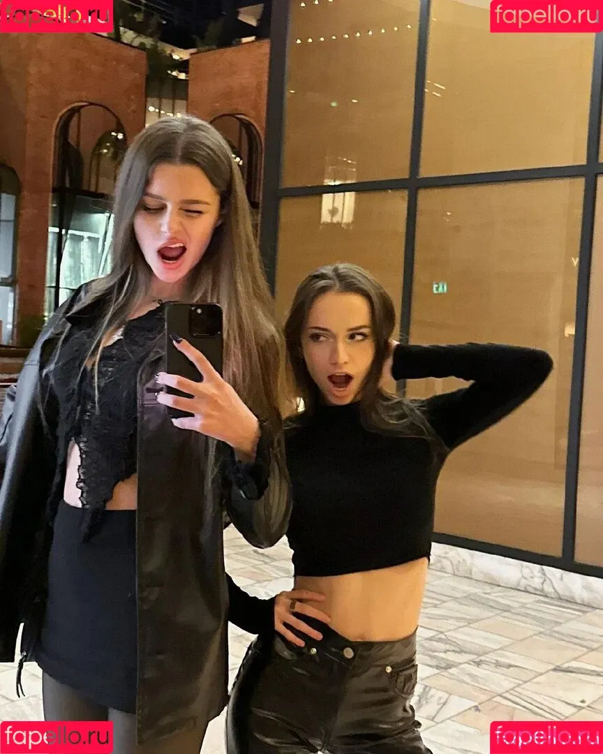 nnayetakk Onlyfans Photo Gallery 