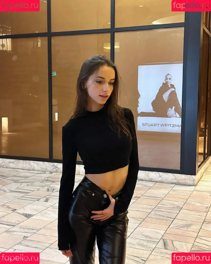 nnayetakk Onlyfans Photo Gallery 