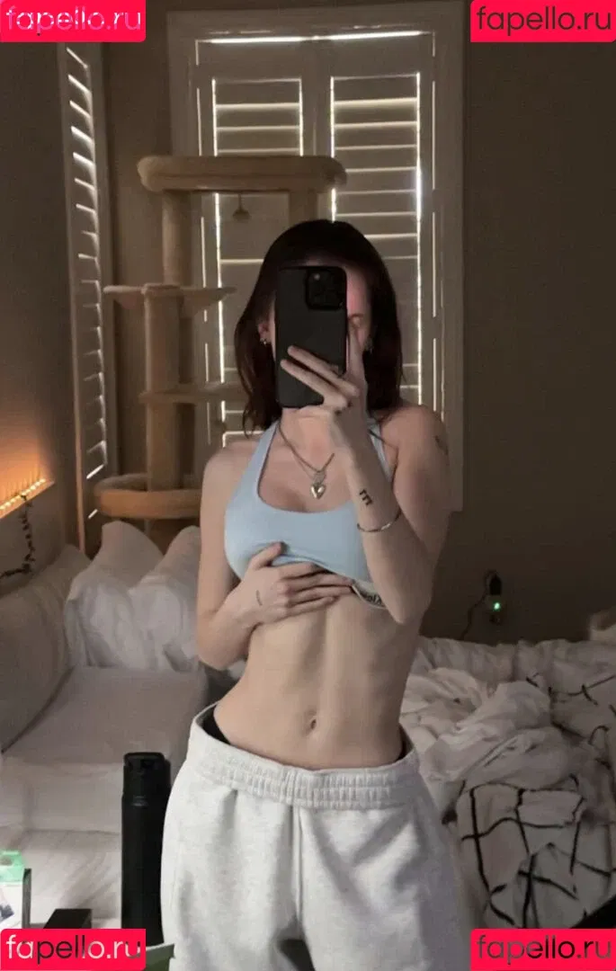 nnayetakk Onlyfans Photo Gallery 
