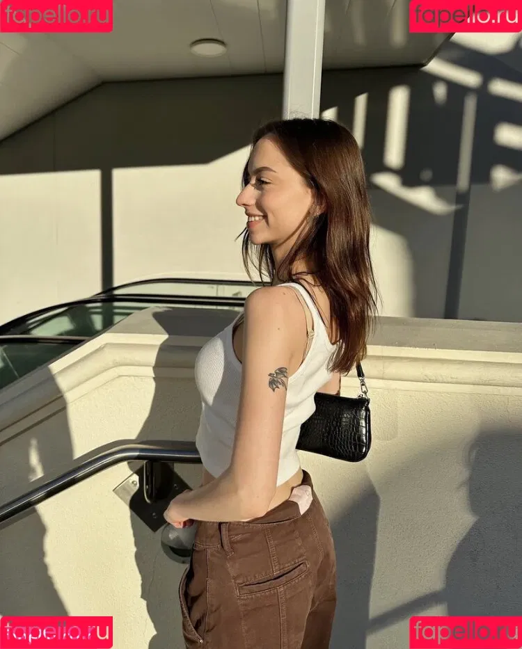 nnayetakk Onlyfans Photo Gallery 