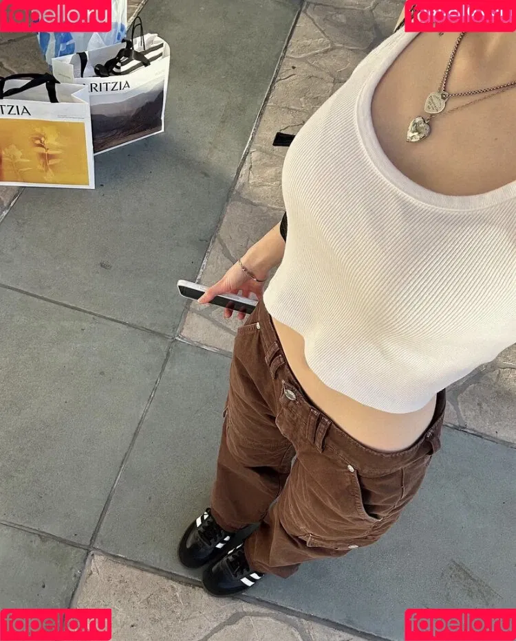 nnayetakk Onlyfans Photo Gallery 