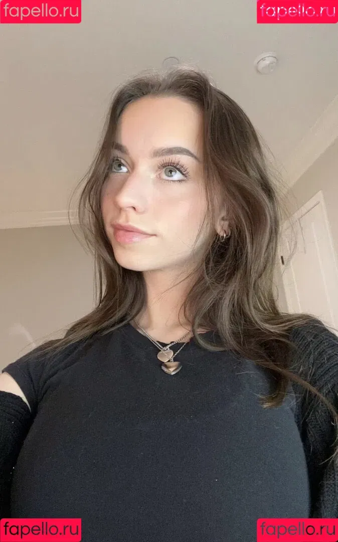 nnayetakk Onlyfans Photo Gallery 