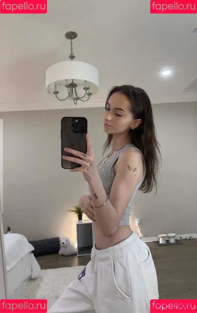 nnayetakk Onlyfans Photo Gallery 