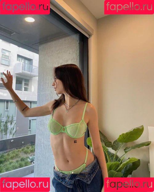 nnayetakk Onlyfans Photo Gallery 