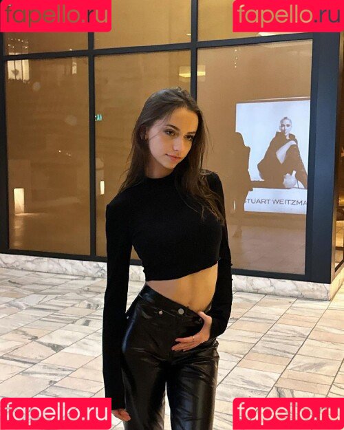 nnayetakk Onlyfans Photo Gallery 