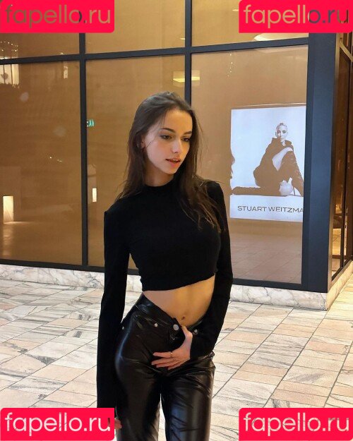 nnayetakk Onlyfans Photo Gallery 