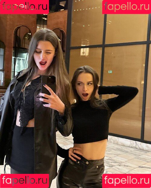 nnayetakk Onlyfans Photo Gallery 