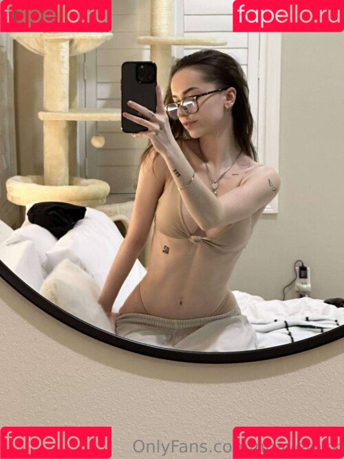 nnayetakk Onlyfans Photo Gallery 