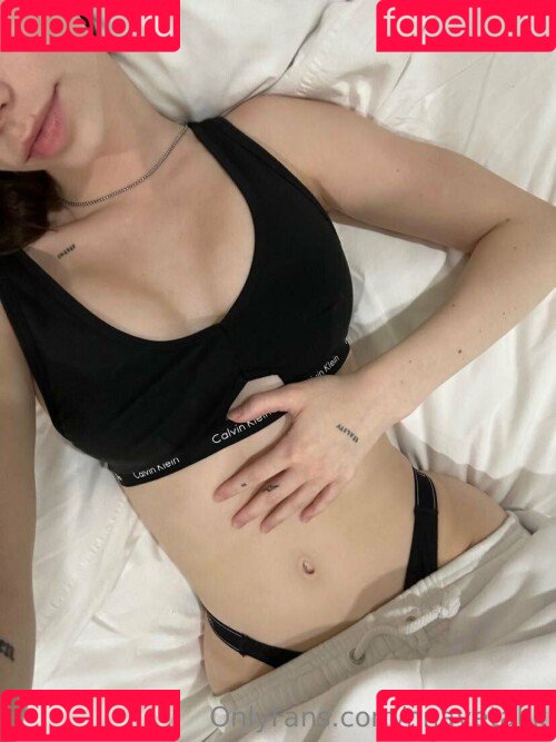 nnayetakk Onlyfans Photo Gallery 