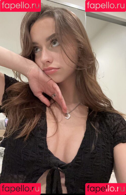 nnayetakk Onlyfans Photo Gallery 